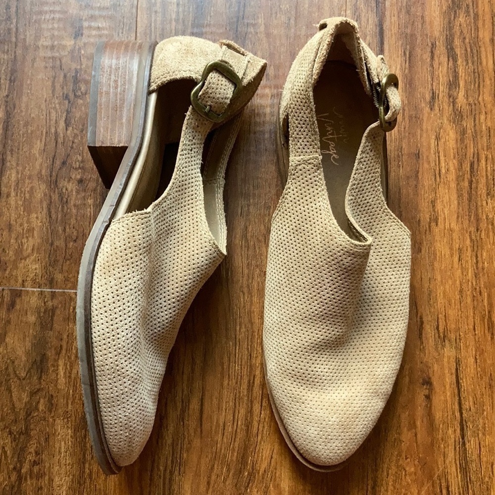 Crown vintage charmed tan leather‎ shoes size 8